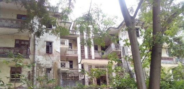 北江机械厂灯光球场与阶梯看台遗址